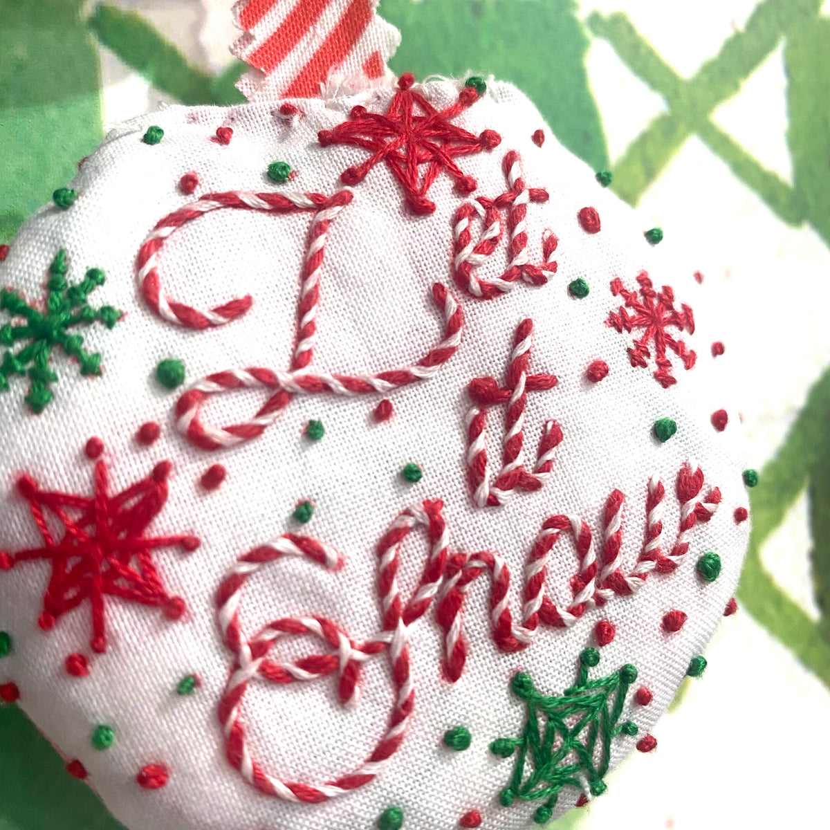 Snowflake Ornament Embroidery Kit-Red/Green (Small)