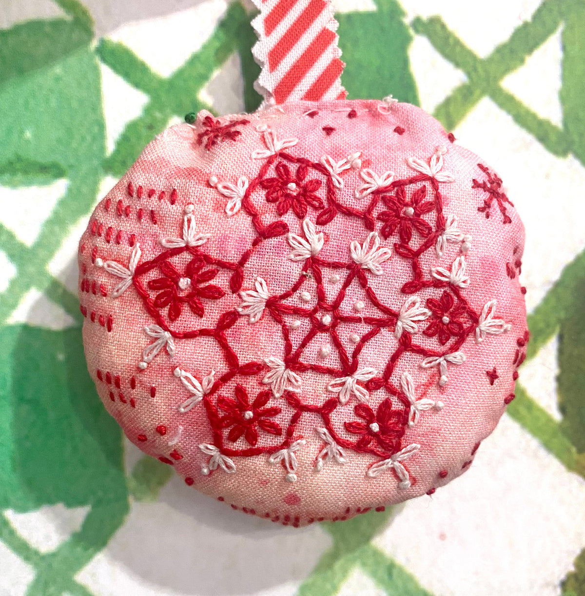Snowflake Ornament Embroidery Kit-Red/Green (Small)